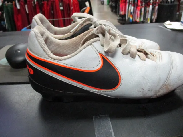 Used Nike Tiempo Size Youth 3.5 Soccer Cleats