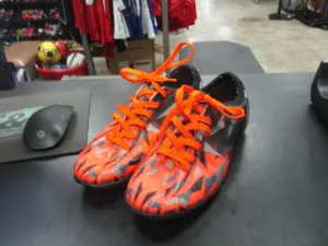 Used Tiebao Soccer Turf Soccer Shoes