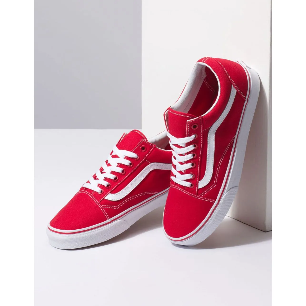 Vans Unisex Old Skool Formula One Shoes - Red / White