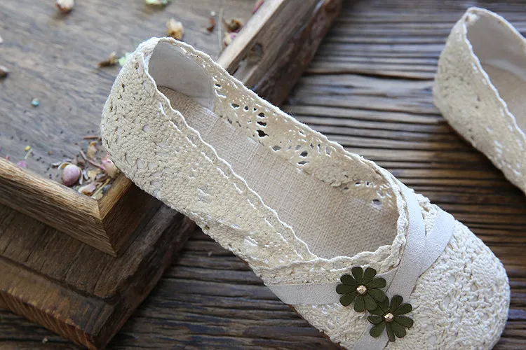 Women Retro Flower Hollow Cotton Linen Flats